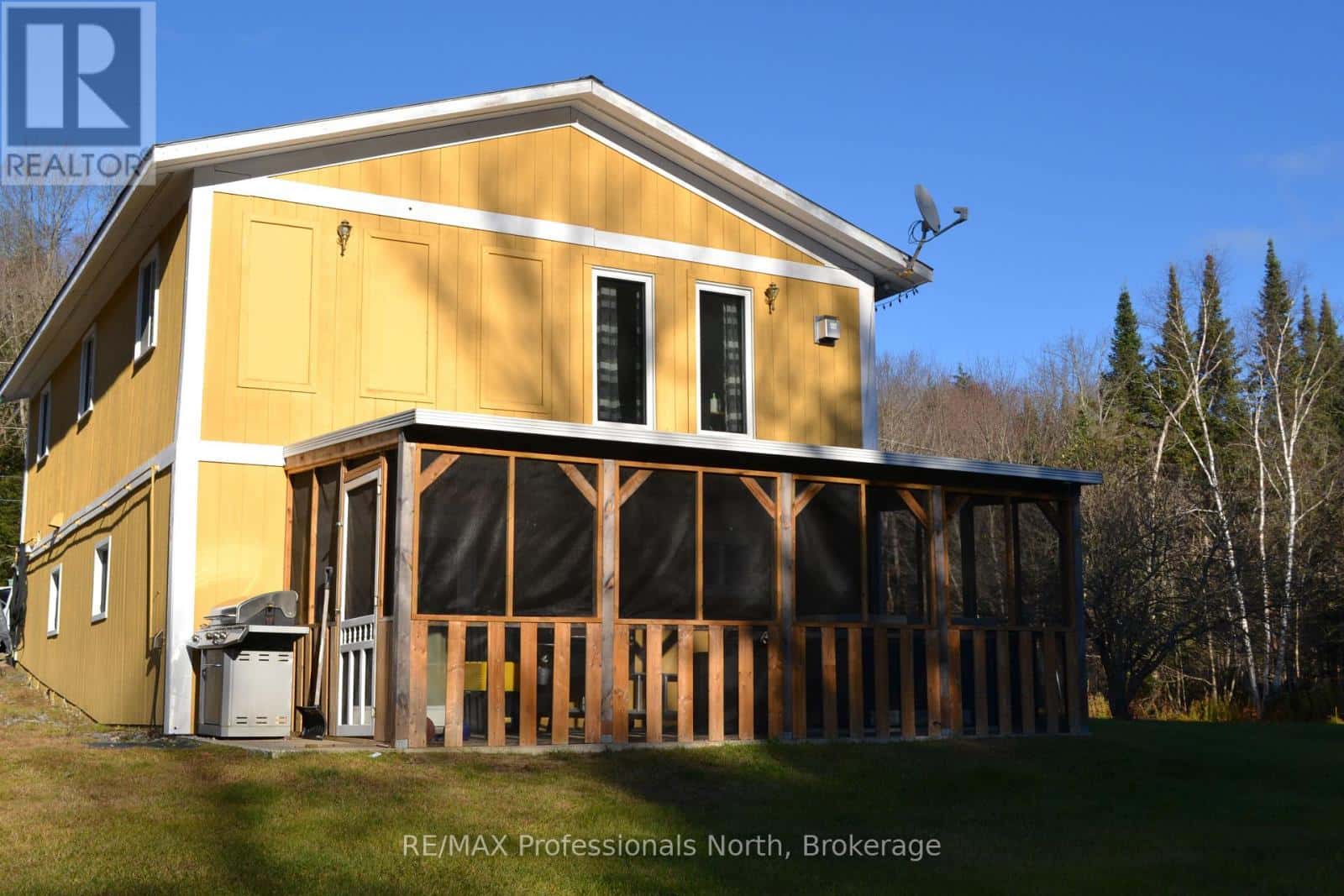 2315 ASPDIN ROAD — Huntsville (Stisted), Ontario - Photo 2 of 36