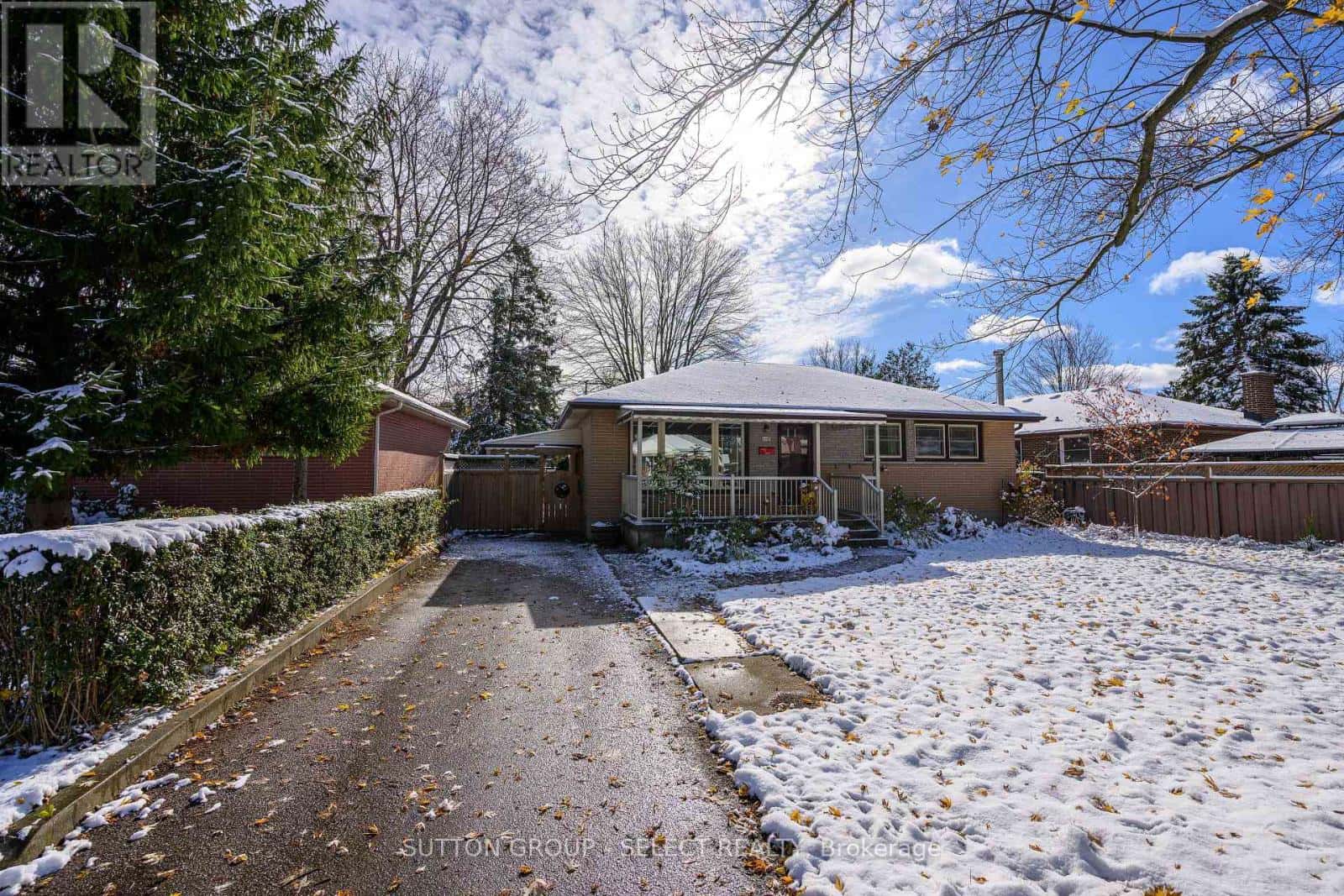 110 Laurentian Drive North