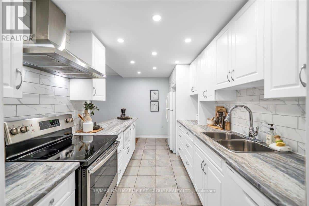 109 - 1535 DIEFENBAKER COURT — Pickering (Town Centre), Ontario - Photo 3 of 29