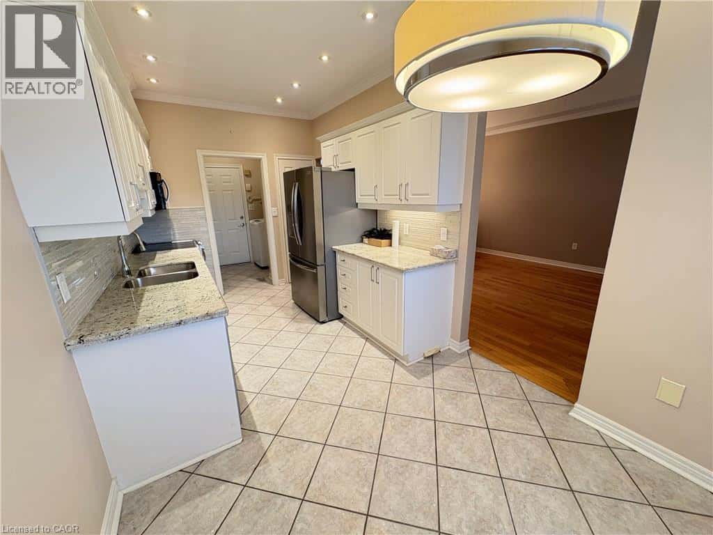 88 NORTHERNBREEZE Street — Mount Hope, Ontario - Photo 4 of 13