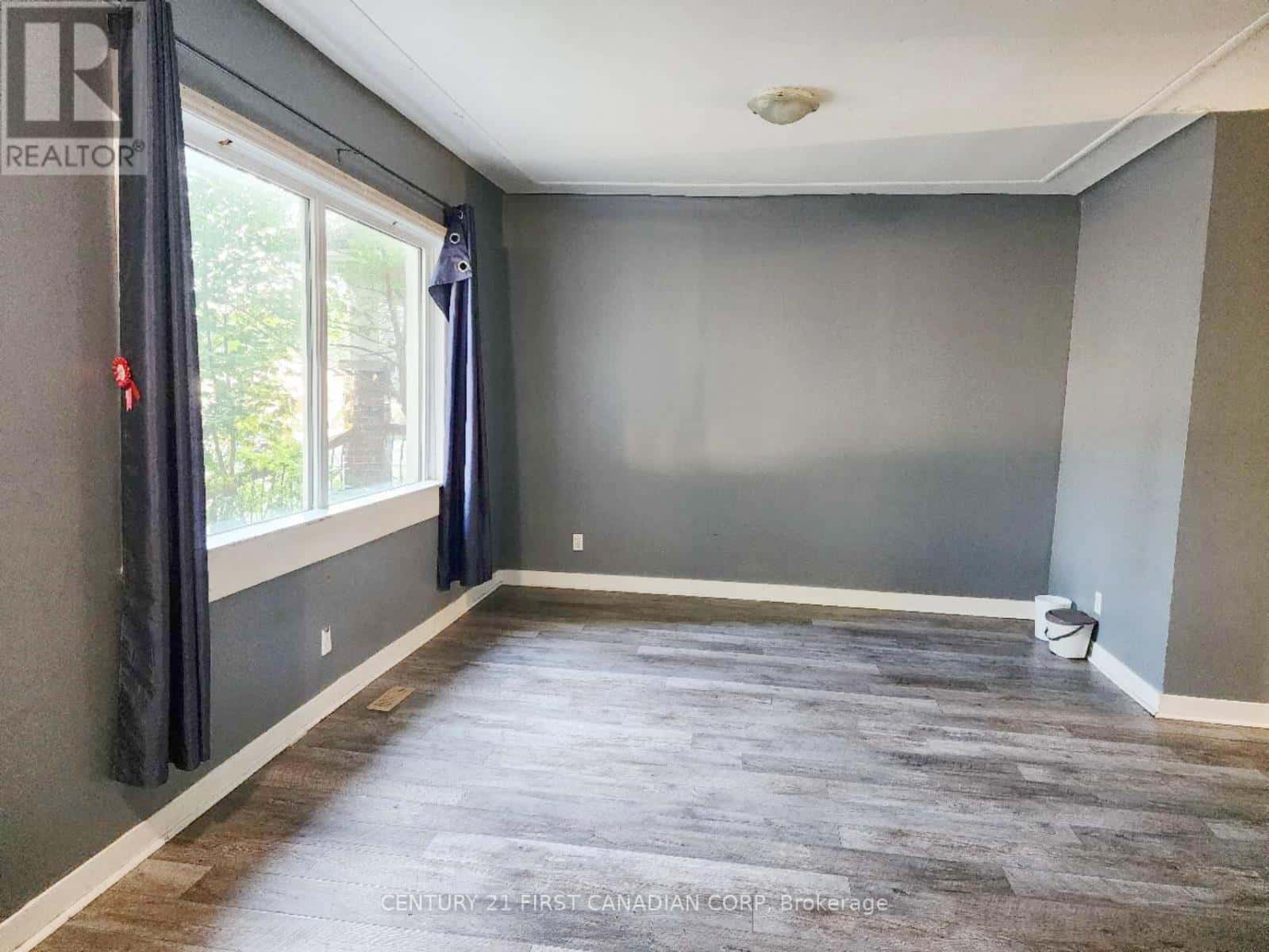 UNIT 1 - 648 OXFORD STREET E — London East (East A), Ontario - Photo 4 of 13