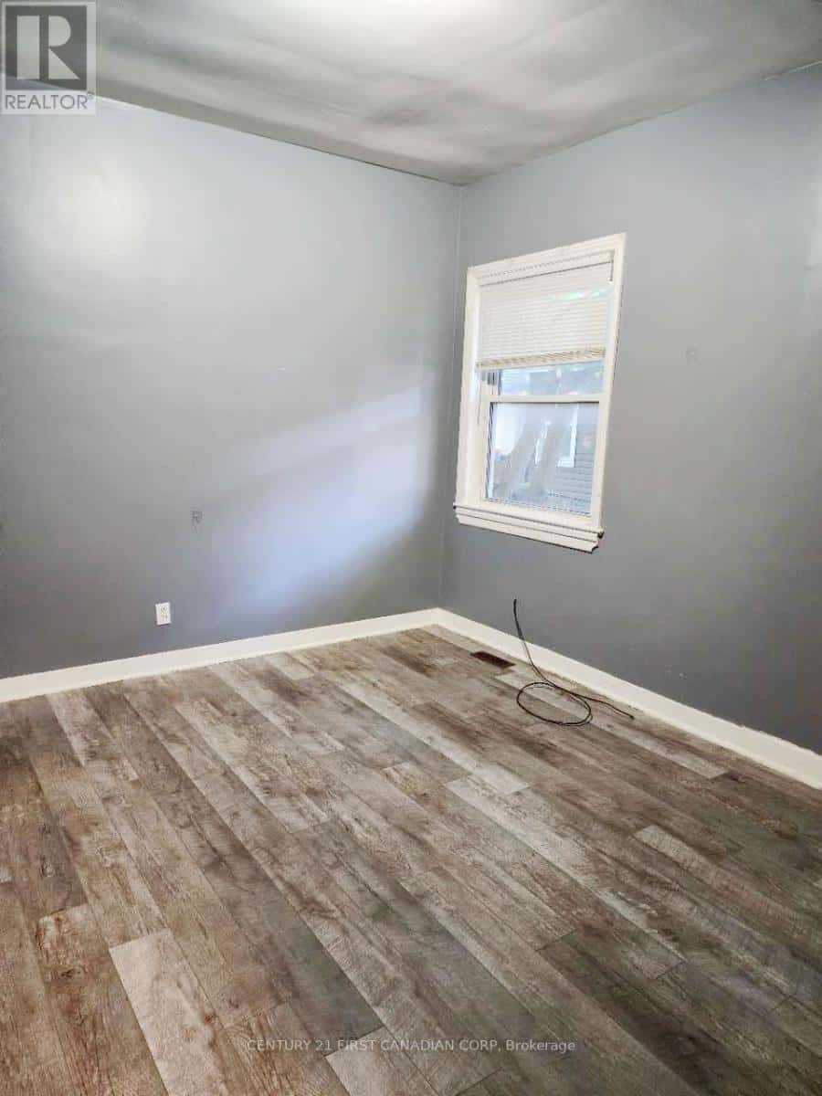 UNIT 1 - 648 OXFORD STREET E — London East (East A), Ontario - Photo 5 of 13