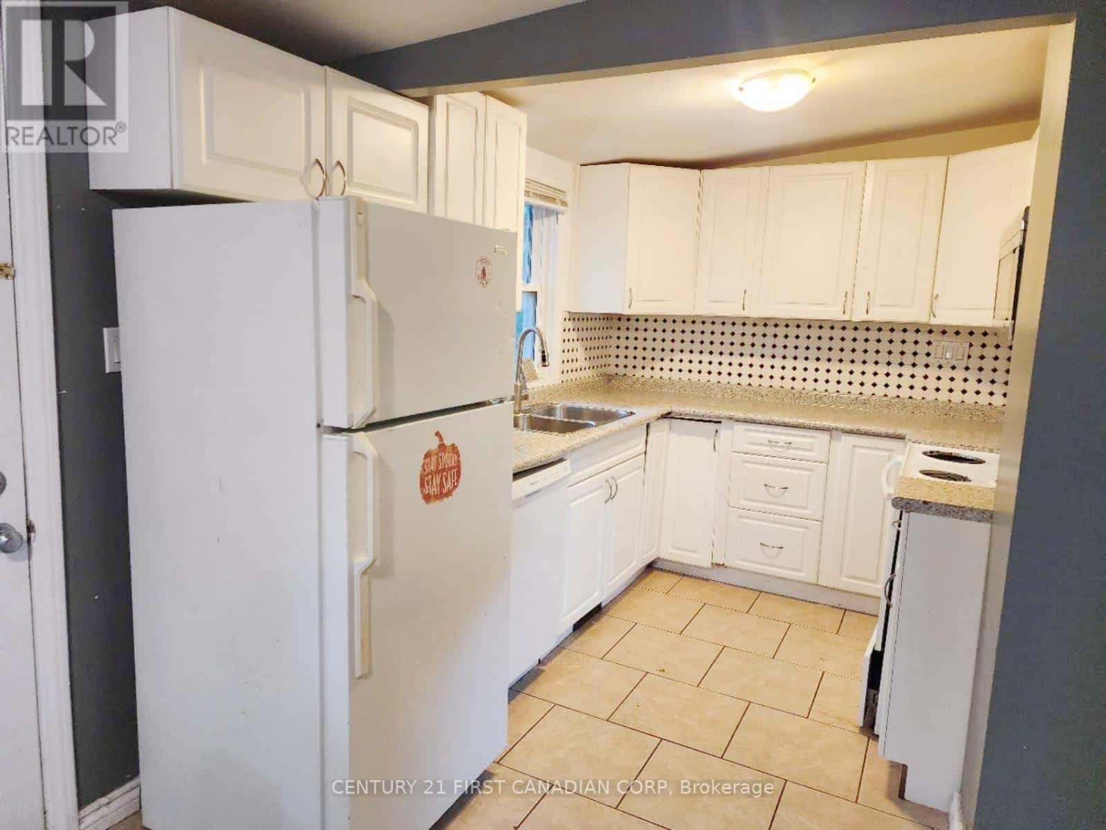 UNIT 2 - 648 OXFORD STREET E — London East (East A), Ontario - Photo 4 of 13