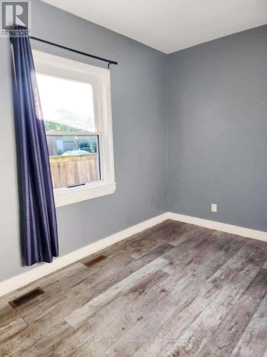 UNIT 2 - 648 OXFORD STREET E — London East (East A), Ontario - Photo 5 of 13