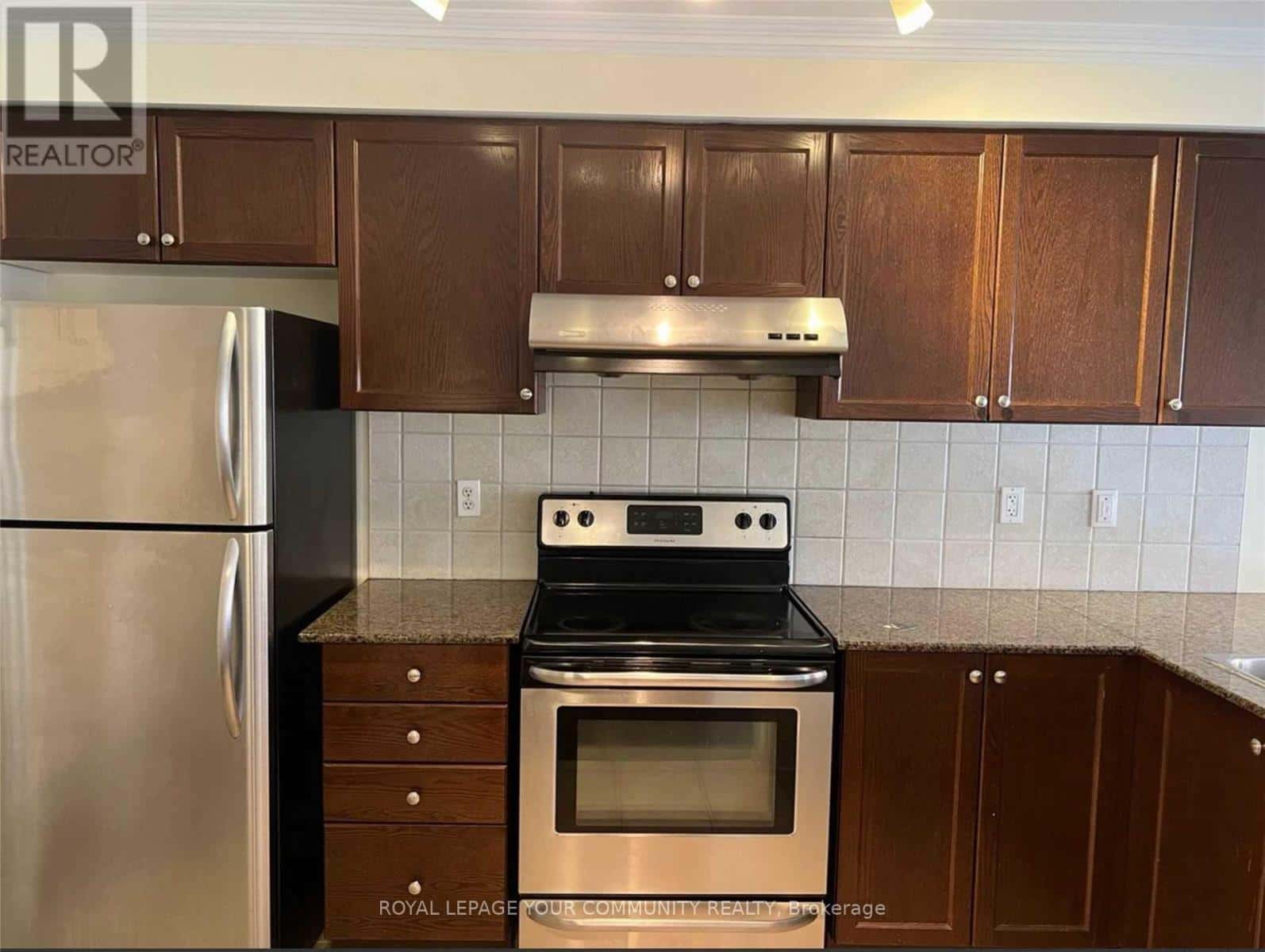 119 AMULET CRESCENT — Richmond Hill (Rouge Woods), Ontario - Photo 3 of 9