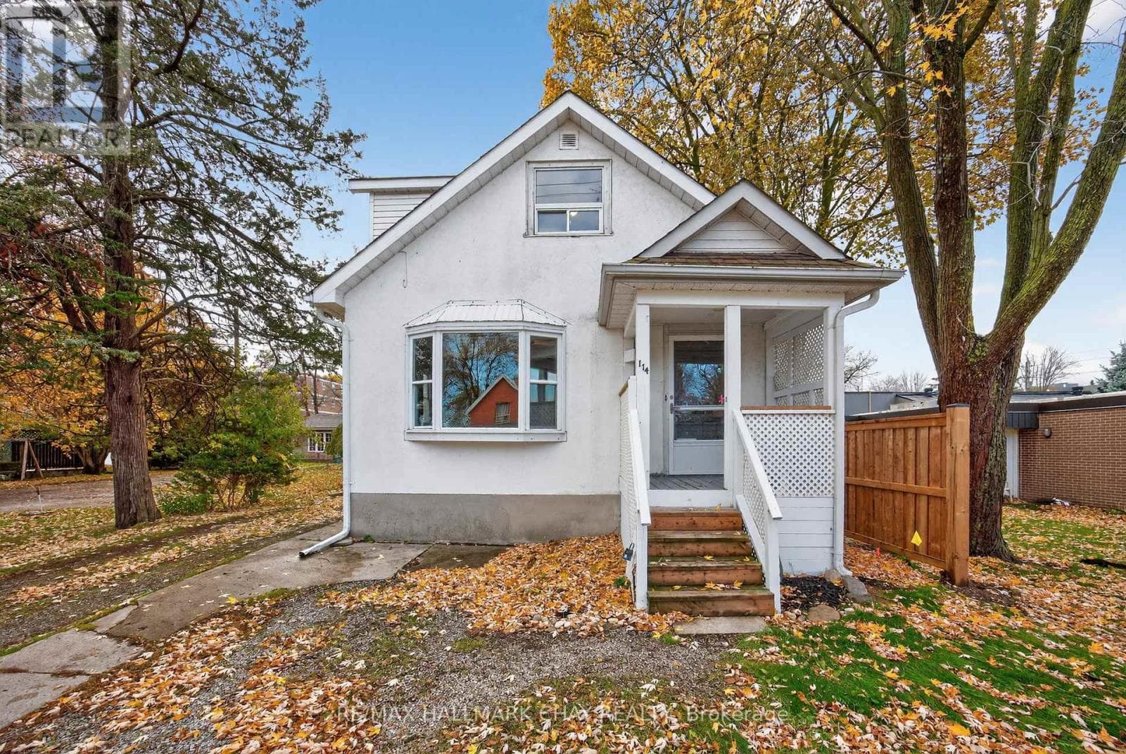 114 BURTON AVENUE — Barrie (Allandale), Ontario - Main photo