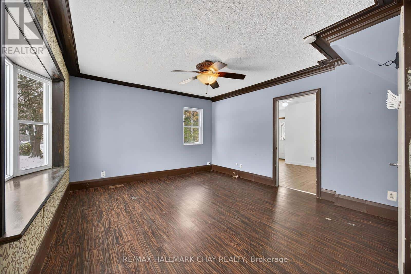 114 BURTON AVENUE — Barrie (Allandale), Ontario - Photo 5 of 30