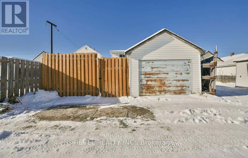 384 MAPLE STREET S — Timmins (TS - SE), Ontario - Photo 3 of 30