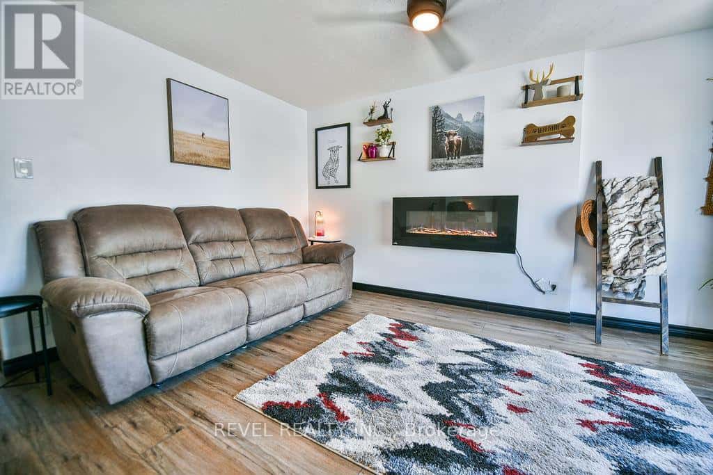 384 MAPLE STREET S — Timmins (TS - SE), Ontario - Photo 5 of 30