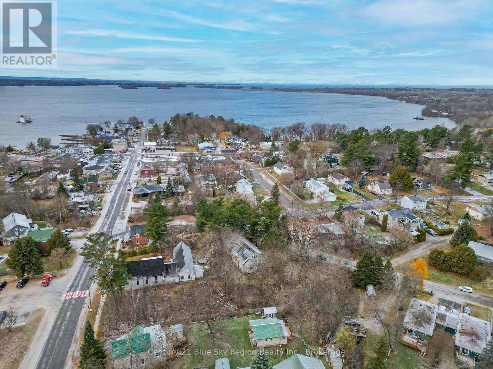 10 TORONTO STREET — Callander, Ontario - Photo 5 of 31