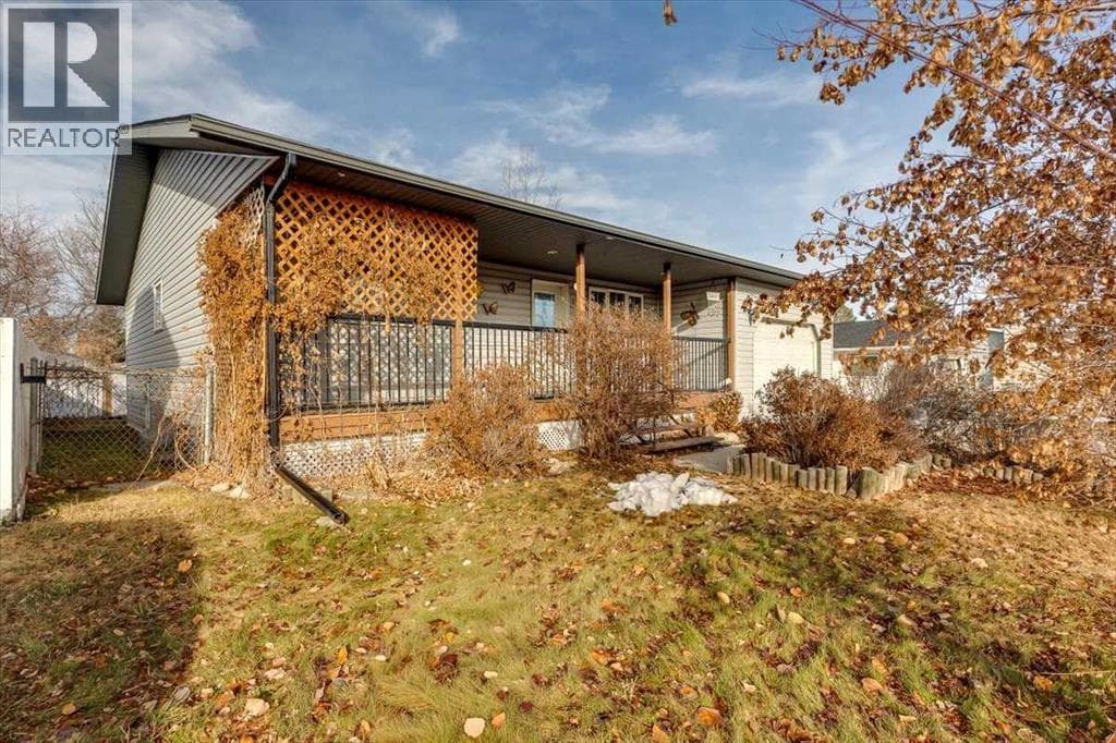 6110 38 Avenue — Stettler, Alberta - Main photo