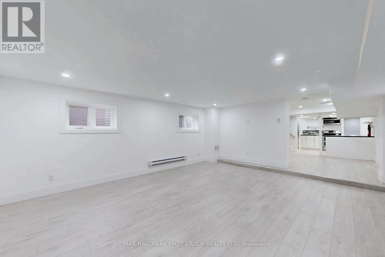 1 BRAMWELL DRIVE — Ajax (Central West), Ontario - Photo 5 of 24