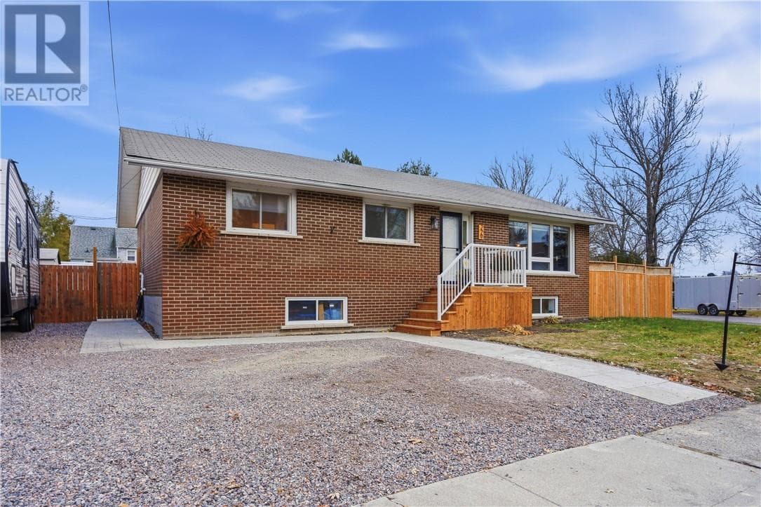 229 Seventh — Lively, Ontario - Main photo