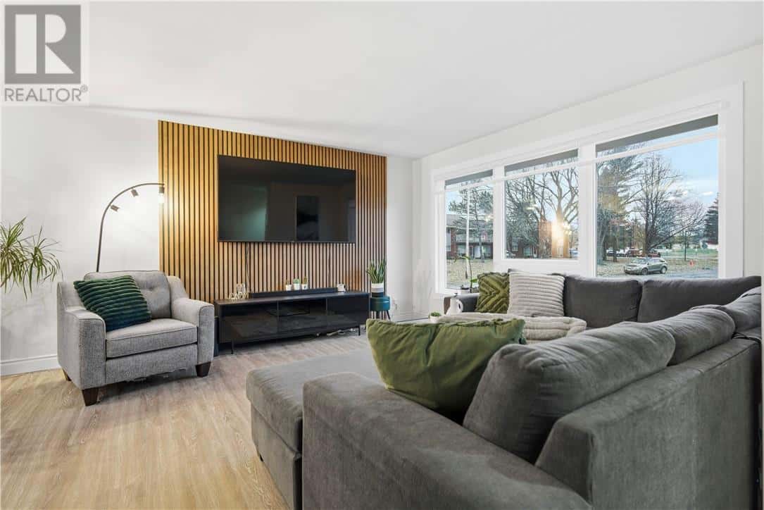 229 Seventh — Lively, Ontario - Photo 5 of 28