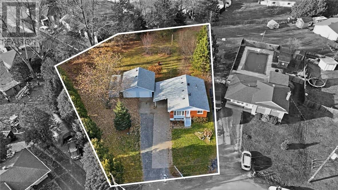 1566 Rose Court — Hanmer, Ontario - Photo 2 of 22