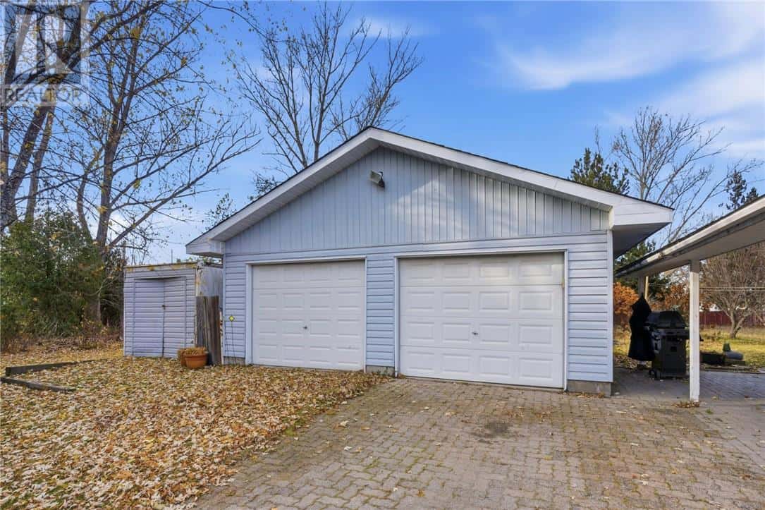 1566 Rose Court — Hanmer, Ontario - Photo 4 of 22