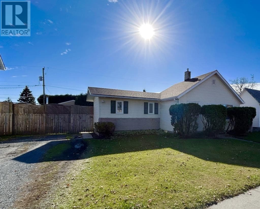 1115 Second Street East — Fort Frances, Ontario - Main photo