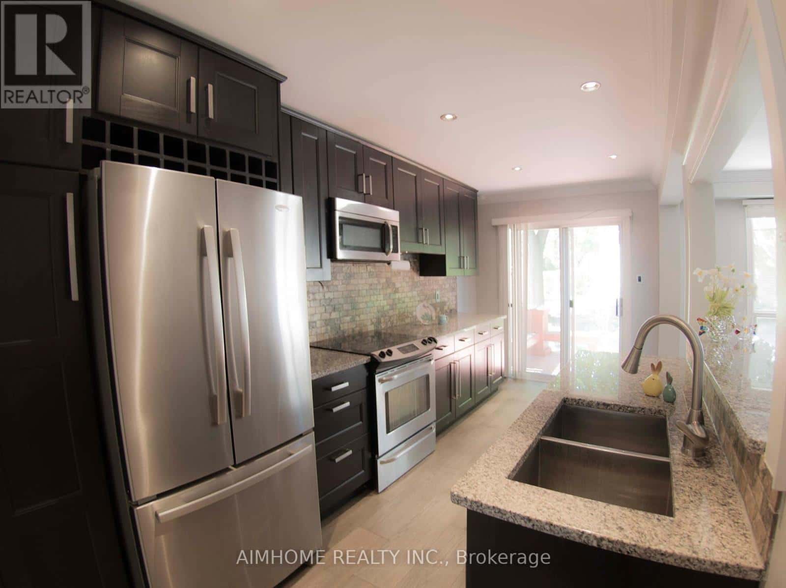 54 - 1224 KIRSTIE COURT — Oakville (CP College Park), Ontario - Photo 4 of 14