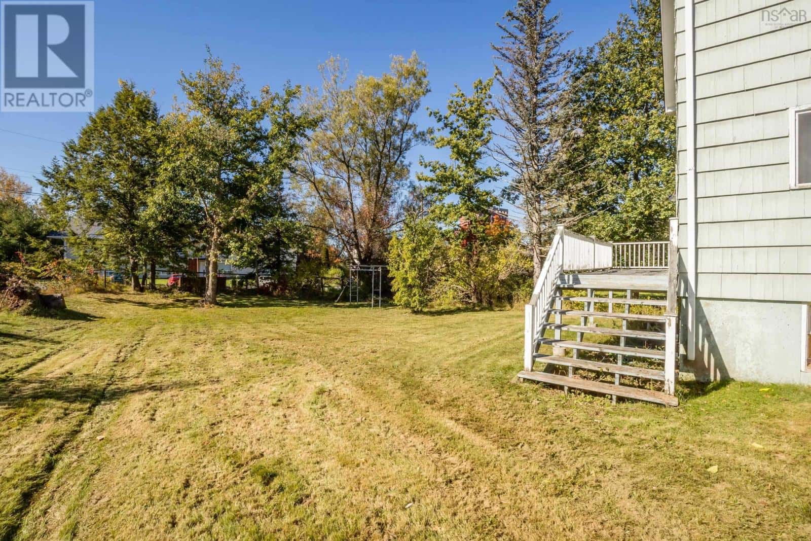 76 Highland Avenue — Wolfville, Nova Scotia - Photo 4 of 19