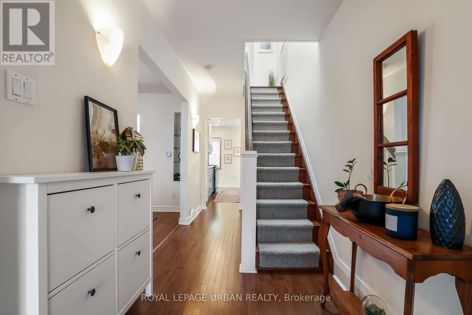 447 MILVERTON BOULEVARD — Toronto (Danforth), Ontario - Photo 4 of 42