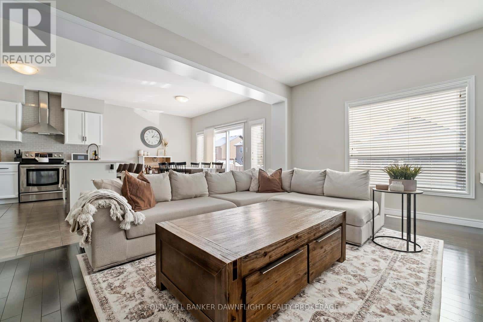 447 BLACKACRES BOULEVARD — London North (North E), Ontario - Photo 4 of 51