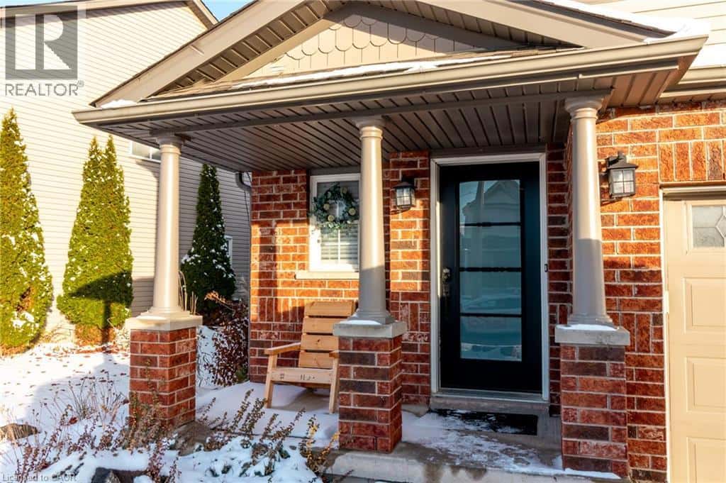 186 LIVINGSTON Boulevard — Baden, Ontario - Photo 2 of 44