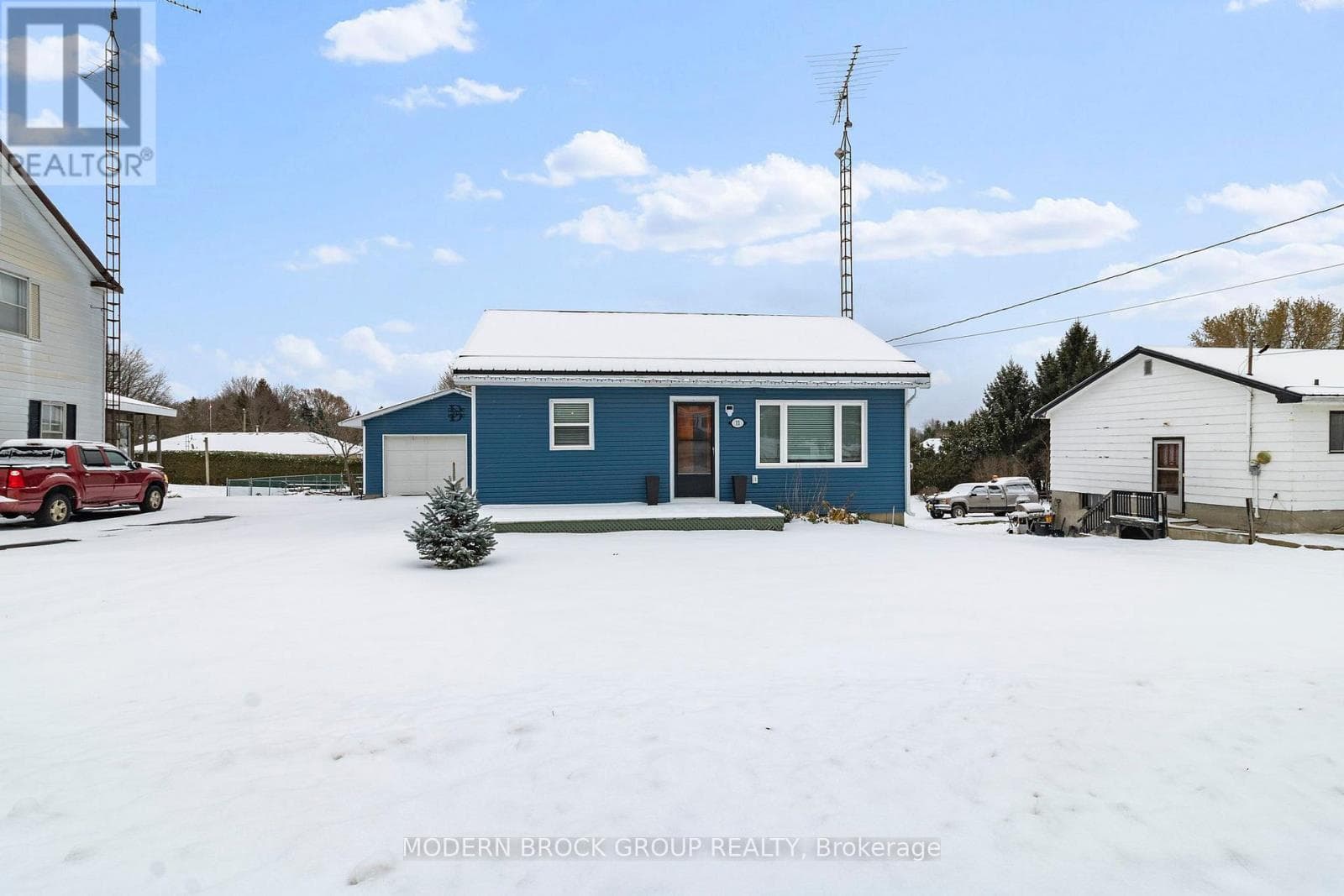 11 MAIN STREET W — Athens, Ontario - Main photo