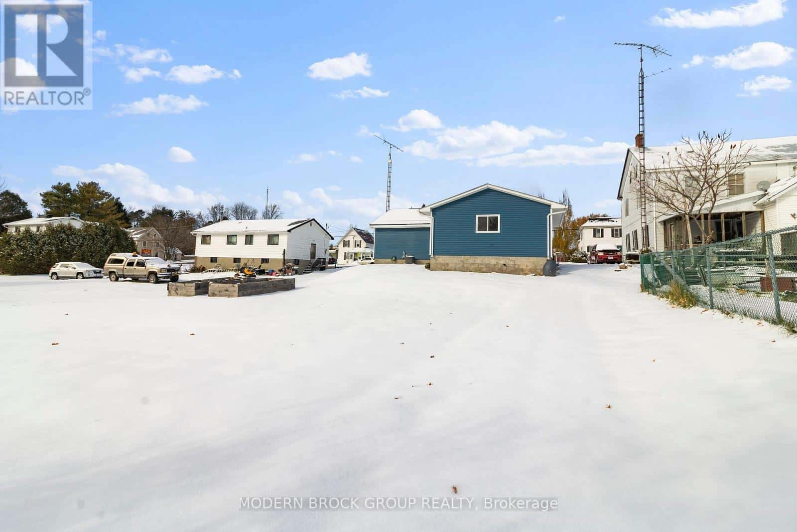 11 MAIN STREET W — Athens, Ontario - Photo 5 of 49