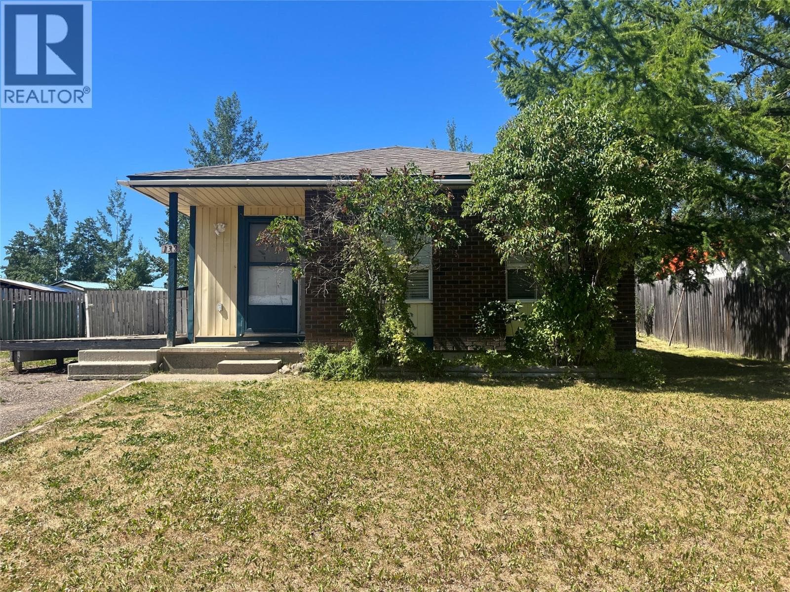 132 SPRUCE Avenue — Tumbler Ridge, British Columbia - Main photo