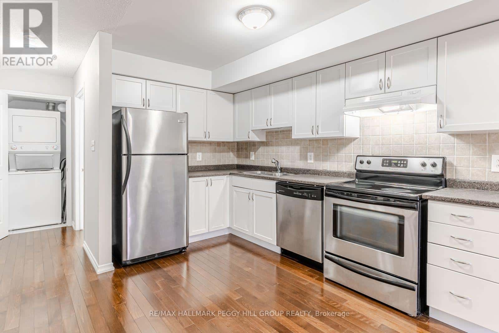 1 - 15 CHELTENHAM ROAD — Barrie (Georgian Drive), Ontario - Photo 3 of 7