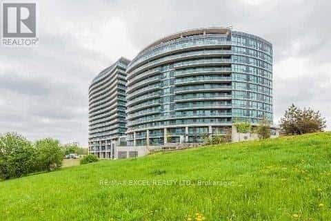 711 - 160 VANDERHOOF AVENUE — Toronto (Thorncliffe Park), Ontario - Photo 2 of 19