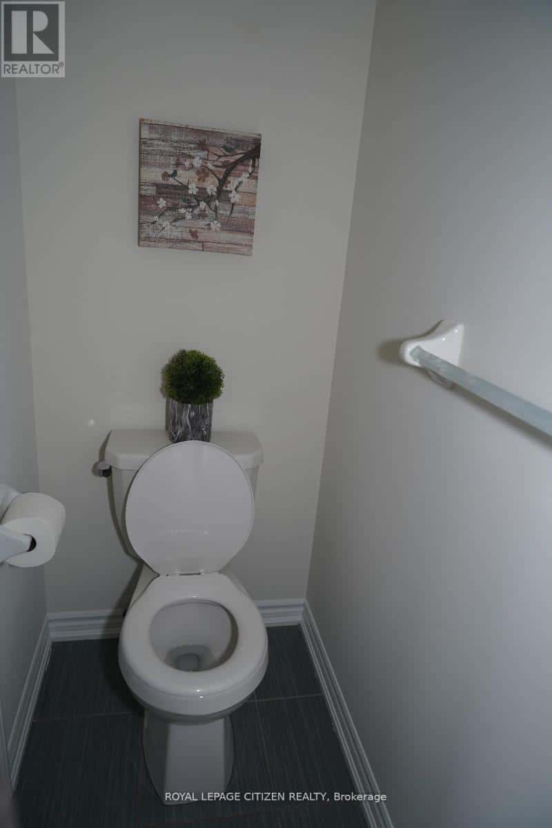 414 - 70 HALLIFORD PLACE — Brampton (Goreway Drive Corridor), Ontario - Photo 2 of 30