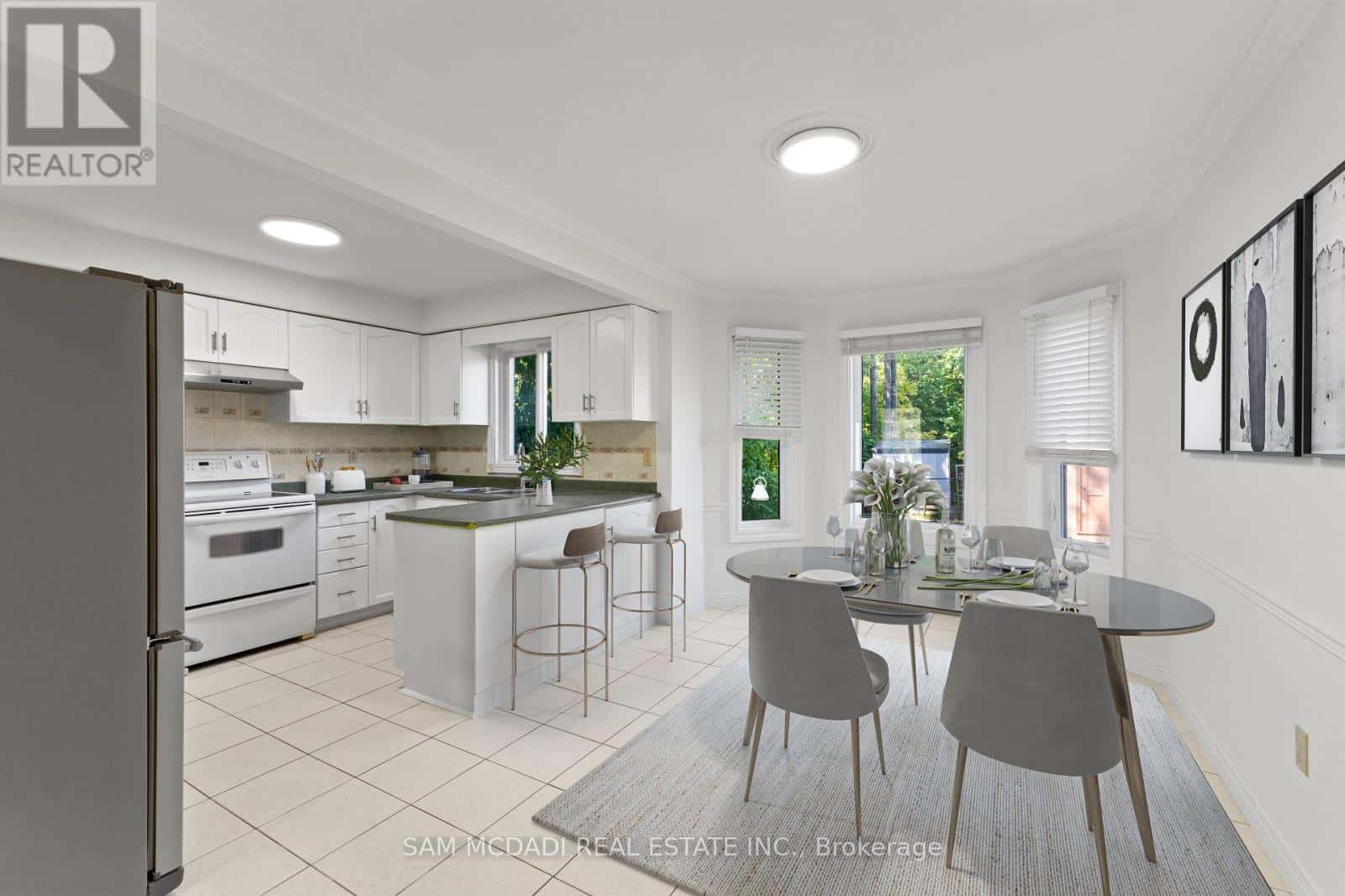 459 GLENASHTON DRIVE — Oakville (WC Wedgewood Creek), Ontario - Photo 2 of 32