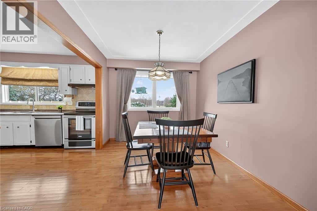 580 WOODHILL Road — Flamborough, Ontario - Photo 3 of 46