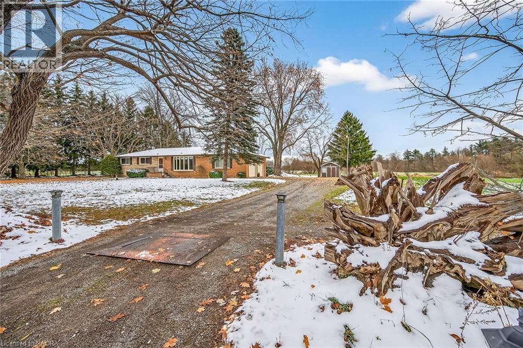 580 WOODHILL Road — Flamborough, Ontario - Main photo