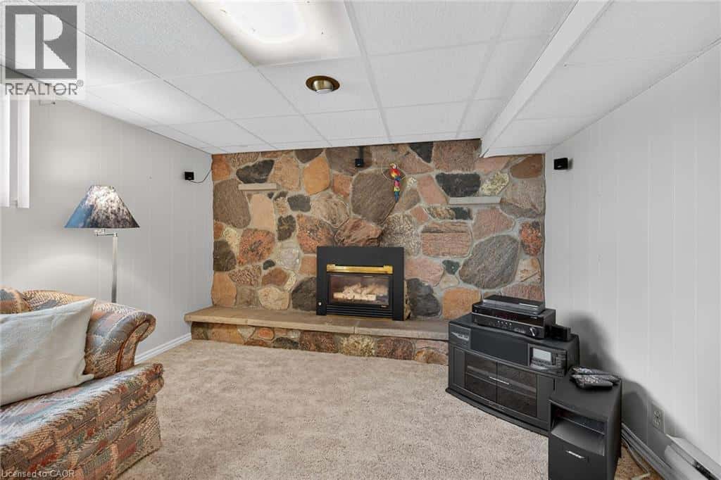 580 WOODHILL Road — Flamborough, Ontario - Photo 2 of 46