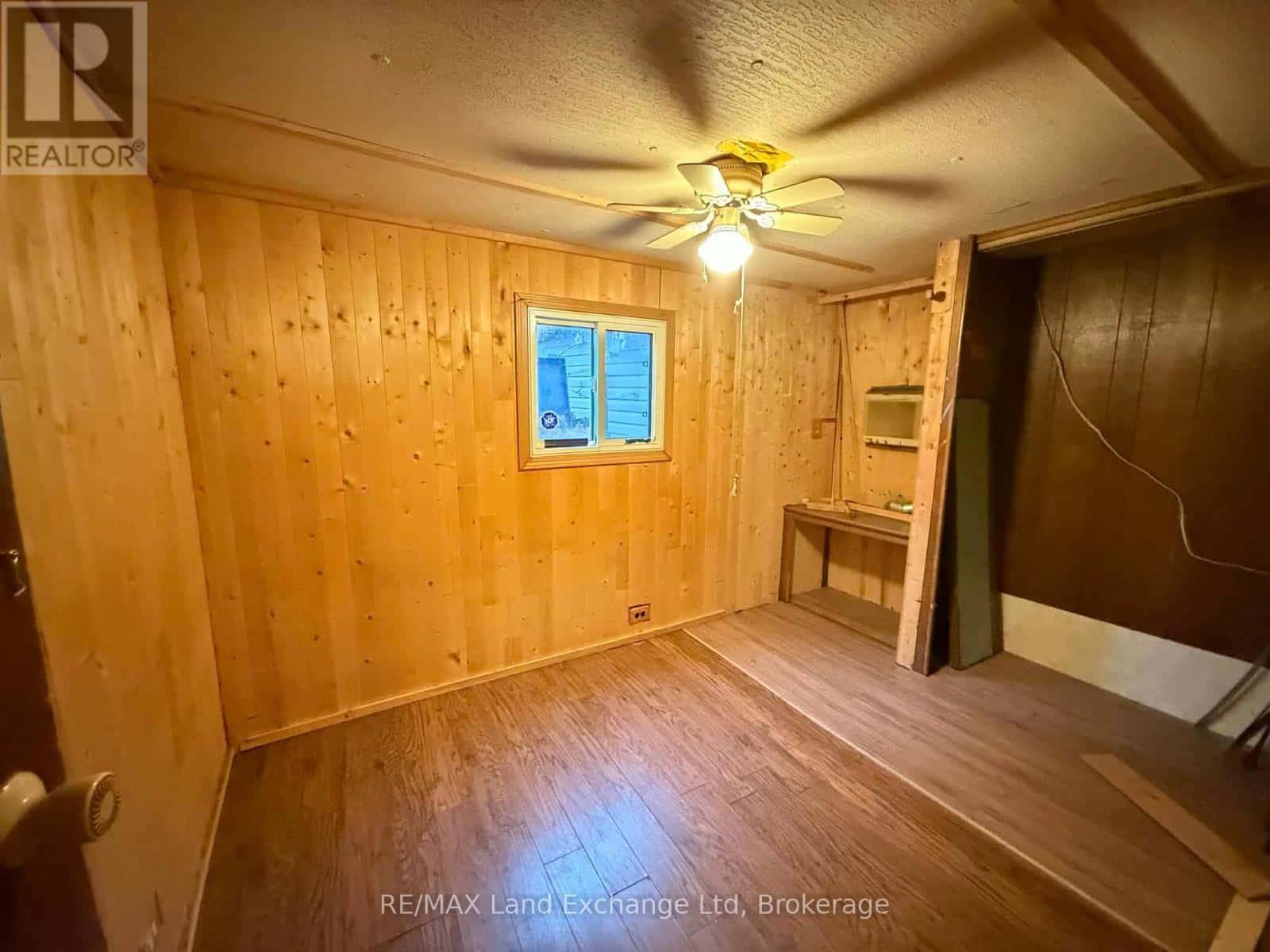 27 - 343 VICTORIA STREET — Central Huron (Clinton), Ontario - Photo 3 of 11