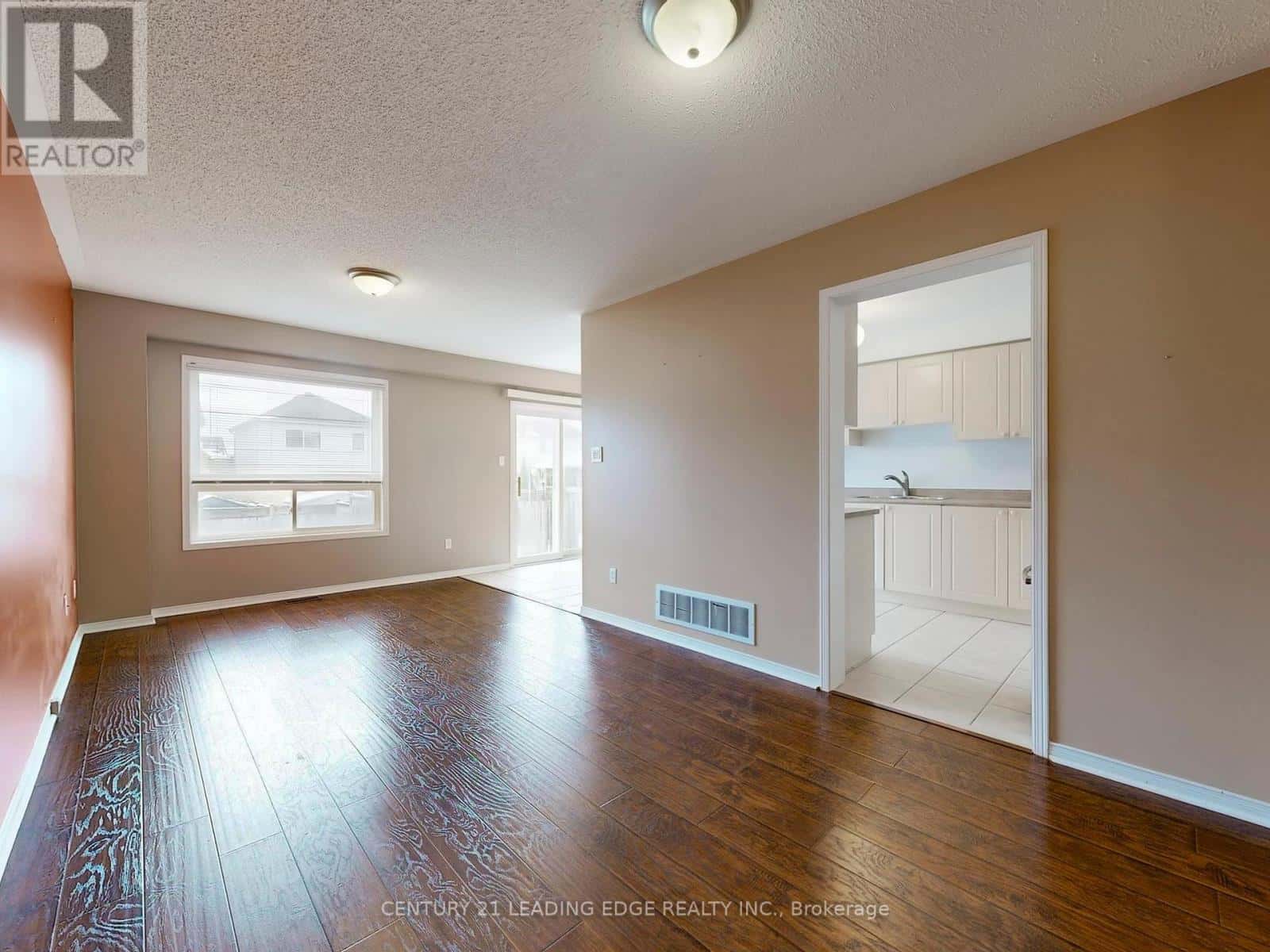 41 TELEGRAPH DRIVE — Whitby (Williamsburg), Ontario - Photo 2 of 33