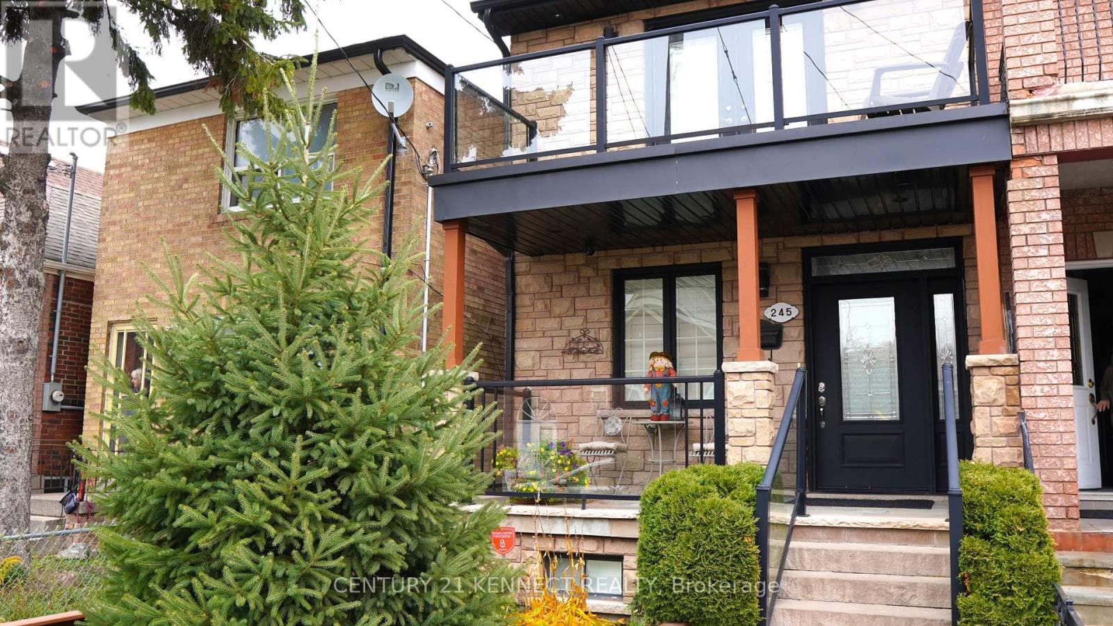 245 NAIRN AVENUE — Toronto (Caledonia-Fairbank), Ontario - Main photo
