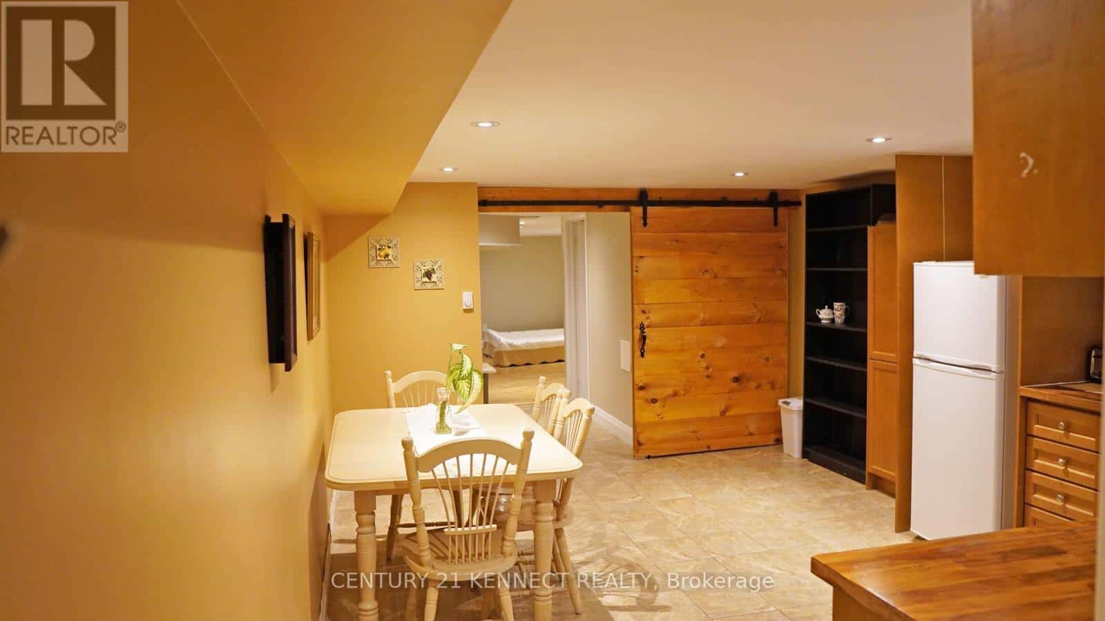 245 NAIRN AVENUE — Toronto (Caledonia-Fairbank), Ontario - Photo 4 of 15