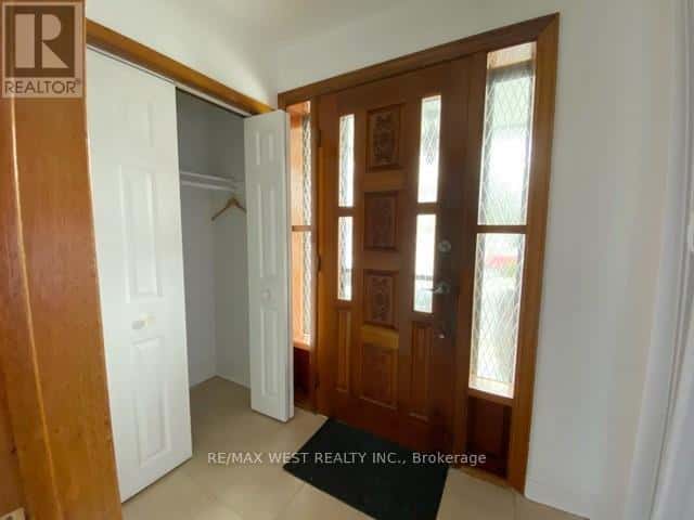 33 STARVIEW DRIVE — Toronto (Humberlea-Pelmo Park), Ontario - Photo 4 of 13