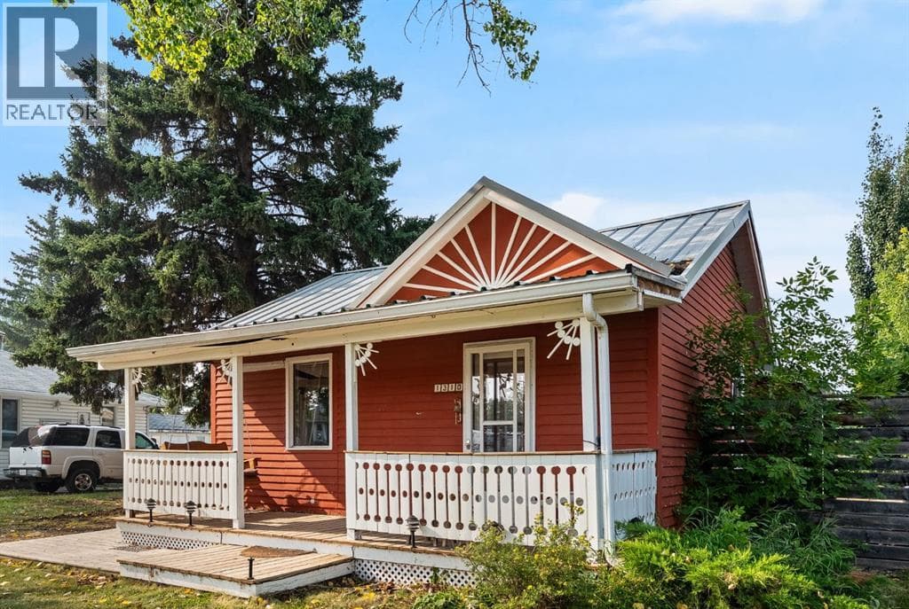 1310 Centre Street — Carstairs, Alberta - Main photo