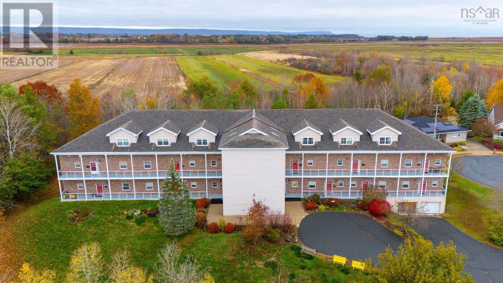 203 71 Chambers Close — Wolfville, Nova Scotia - Photo 2 of 33