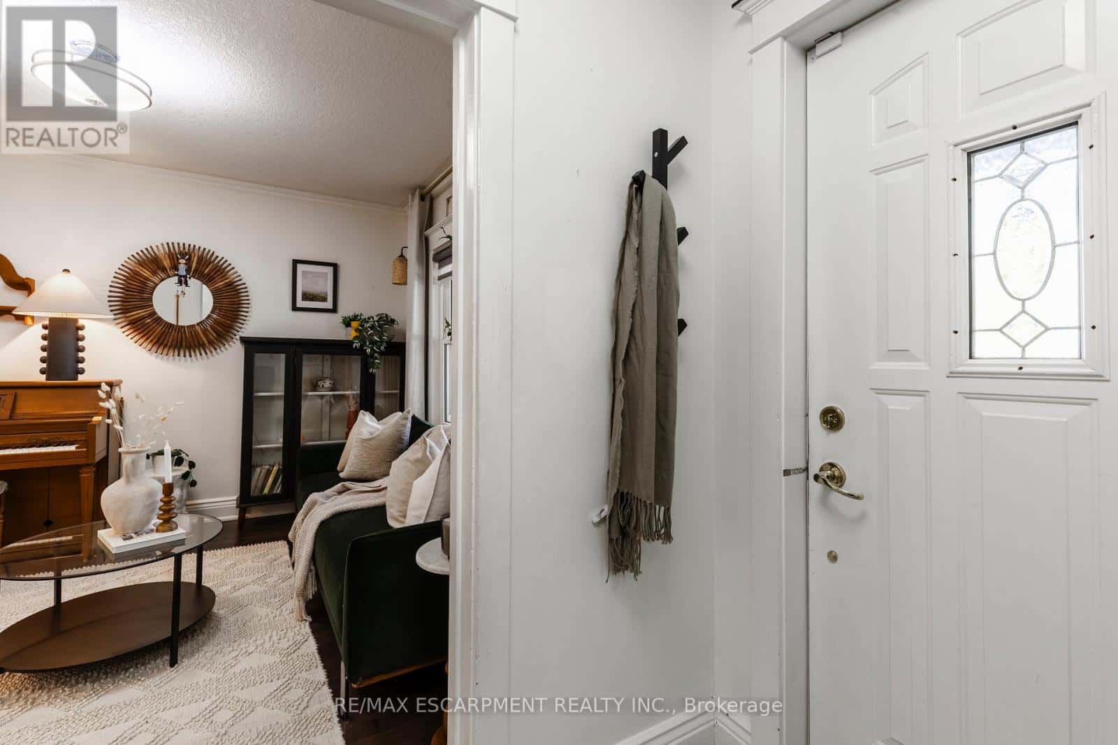 431 HUGHSON STREET N — Hamilton (North End), Ontario - Photo 4 of 44