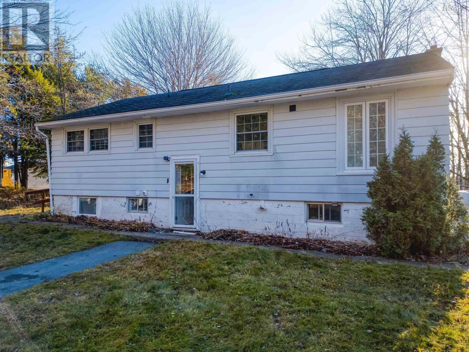 8 Aspen Crescent — Lower Sackville, Nova Scotia - Photo 4 of 48