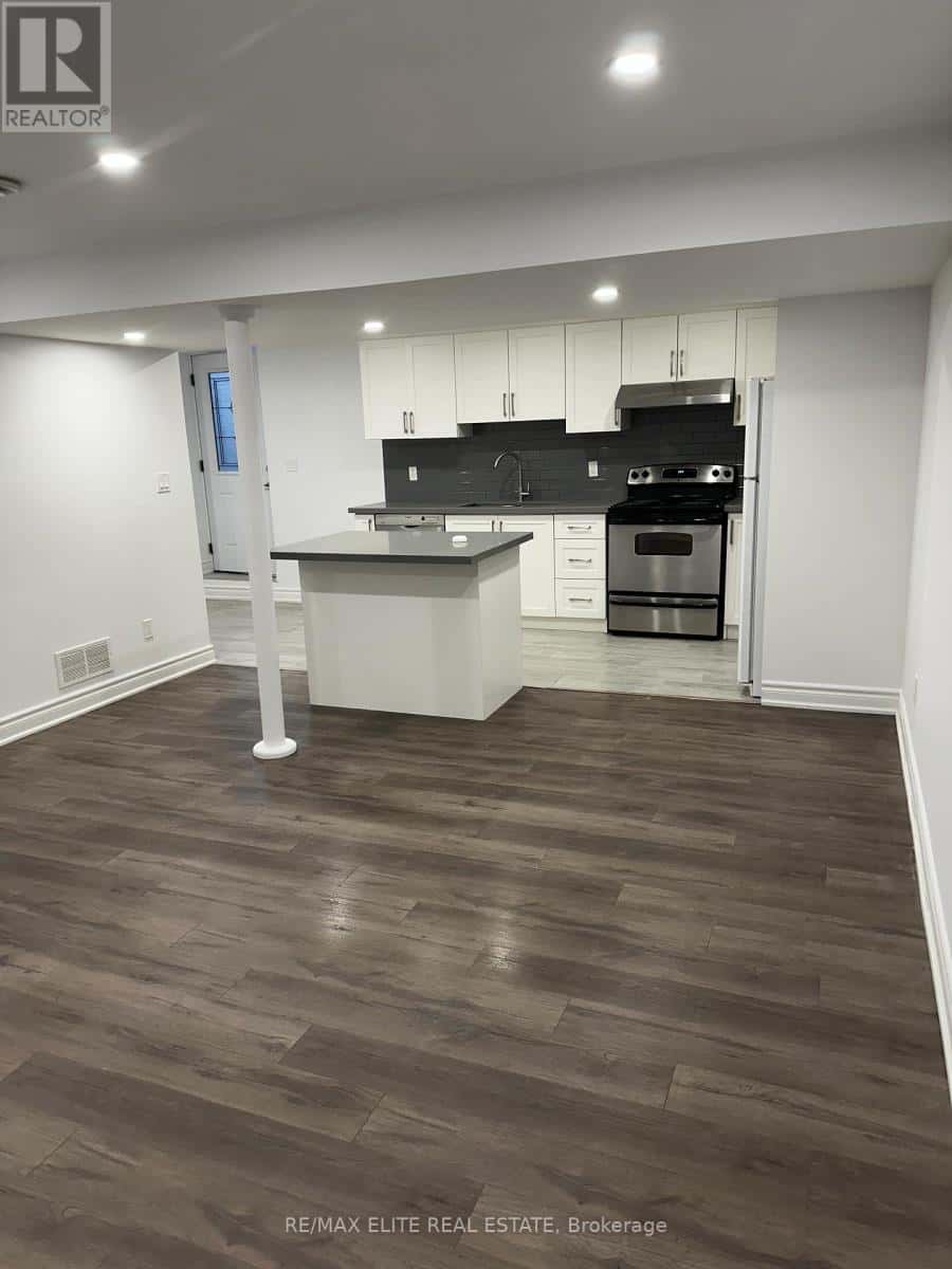 77 FOREHT CRESCENT — Aurora (Aurora Heights), Ontario - Photo 3 of 11