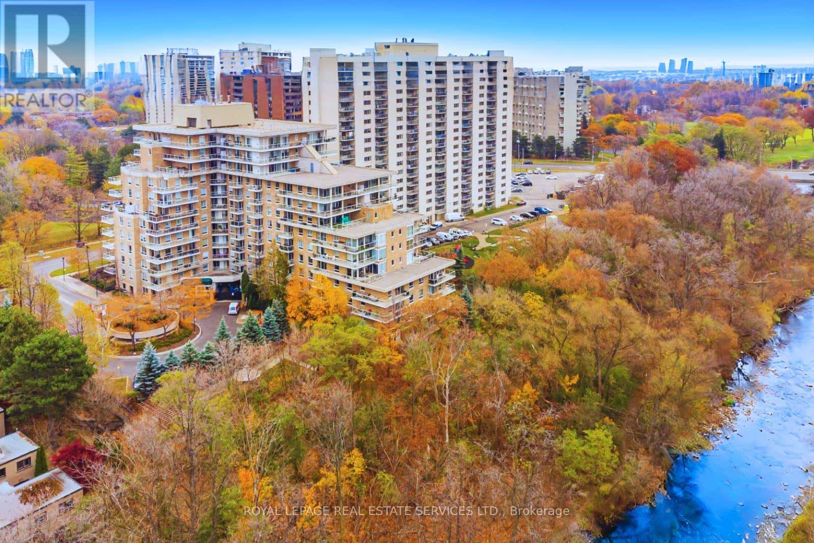 905 - 350 MILL ROAD — Toronto (Eringate-Centennial-West Deane), Ontario - Photo 2 of 37