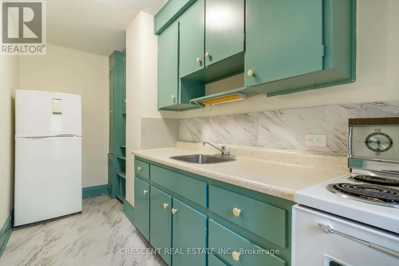 2A - 180 QUEENS DRIVE — Toronto (Weston), Ontario - Photo 5 of 25