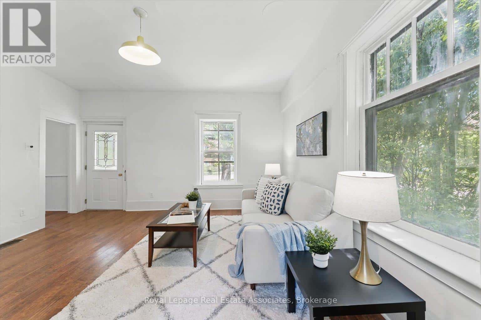 401 DRAPER STREET — Halton Hills (Rural Halton Hills), Ontario - Photo 4 of 29