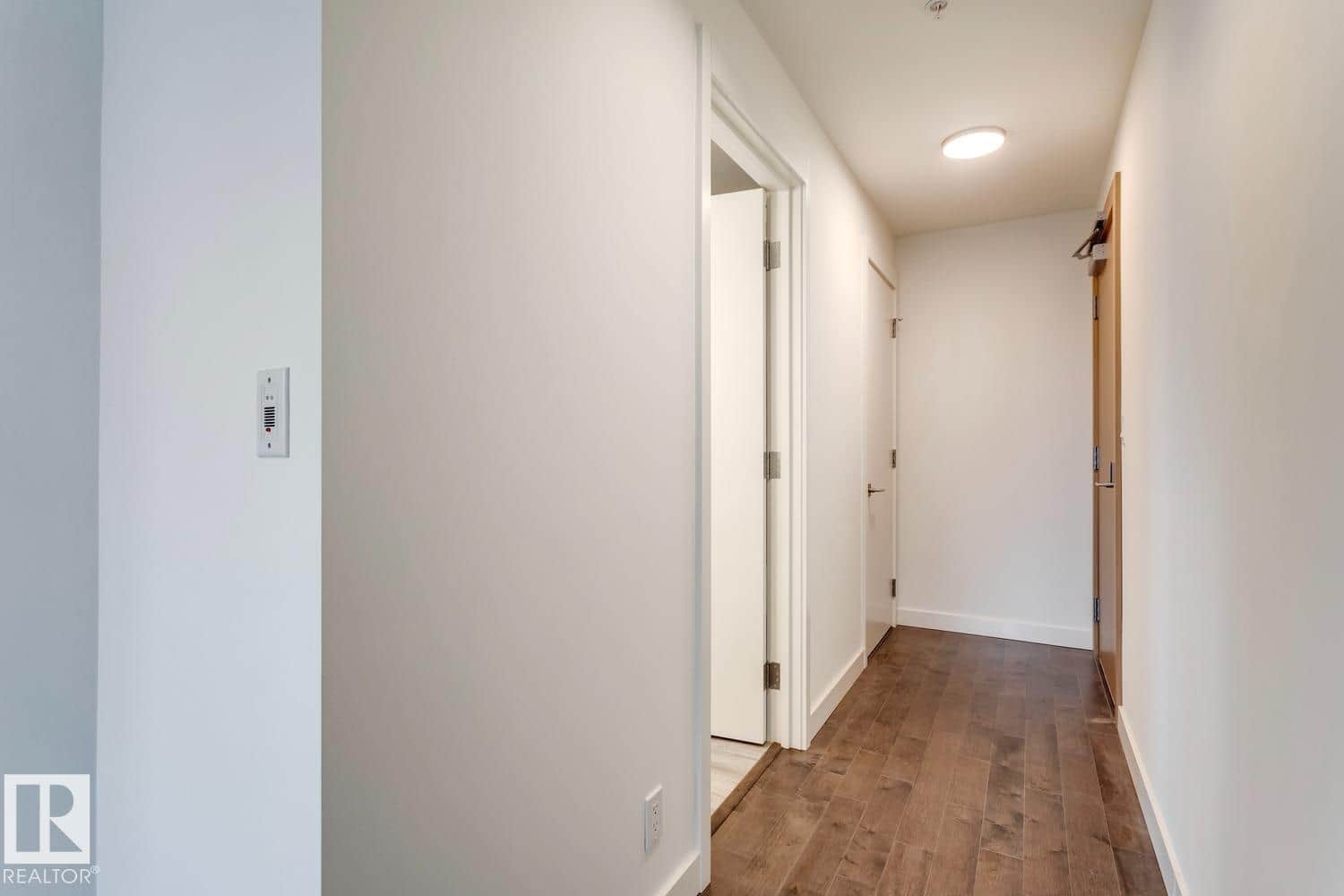 #3307 10360 102 ST NW - Photo 3 of 34, Edmonton, Alberta